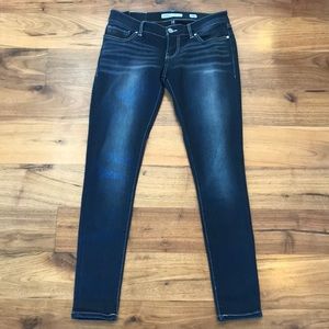 Buckle BKE skinny jeans. 26R.